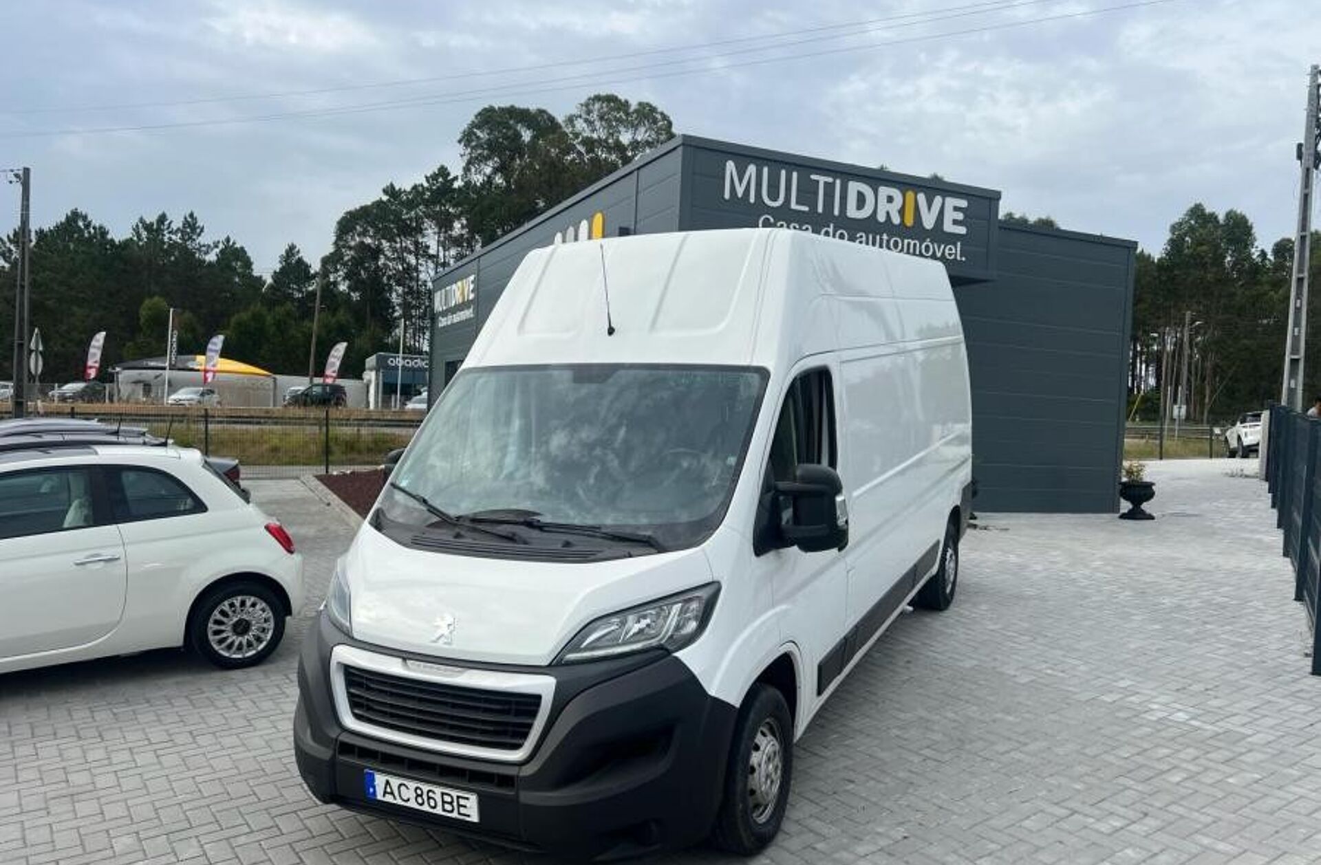 PEUGEOT Boxer 2.2 BlueHDi 335 L3H3 Premium