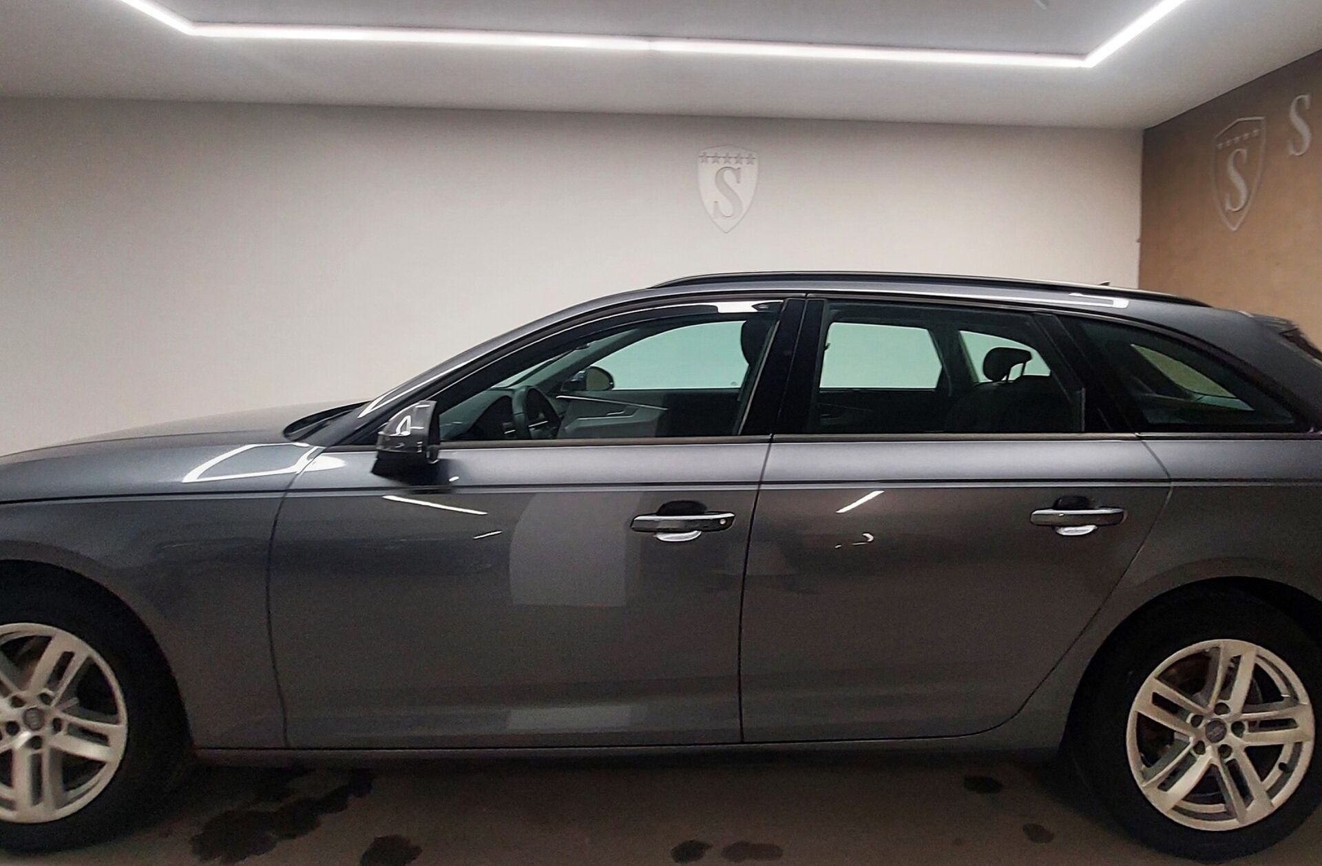 AUDI A4 2.0 TDI S-line