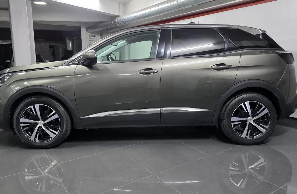 PEUGEOT 3008 1.2 PureTech Allure EAT6
