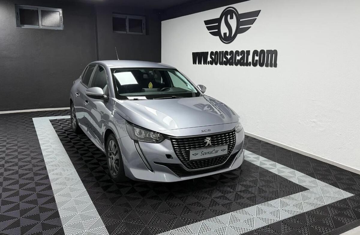 PEUGEOT 208 1.2 PureTech Allure Pack EAT8