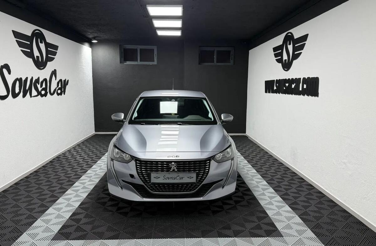 PEUGEOT 208 1.2 PureTech Allure Pack EAT8