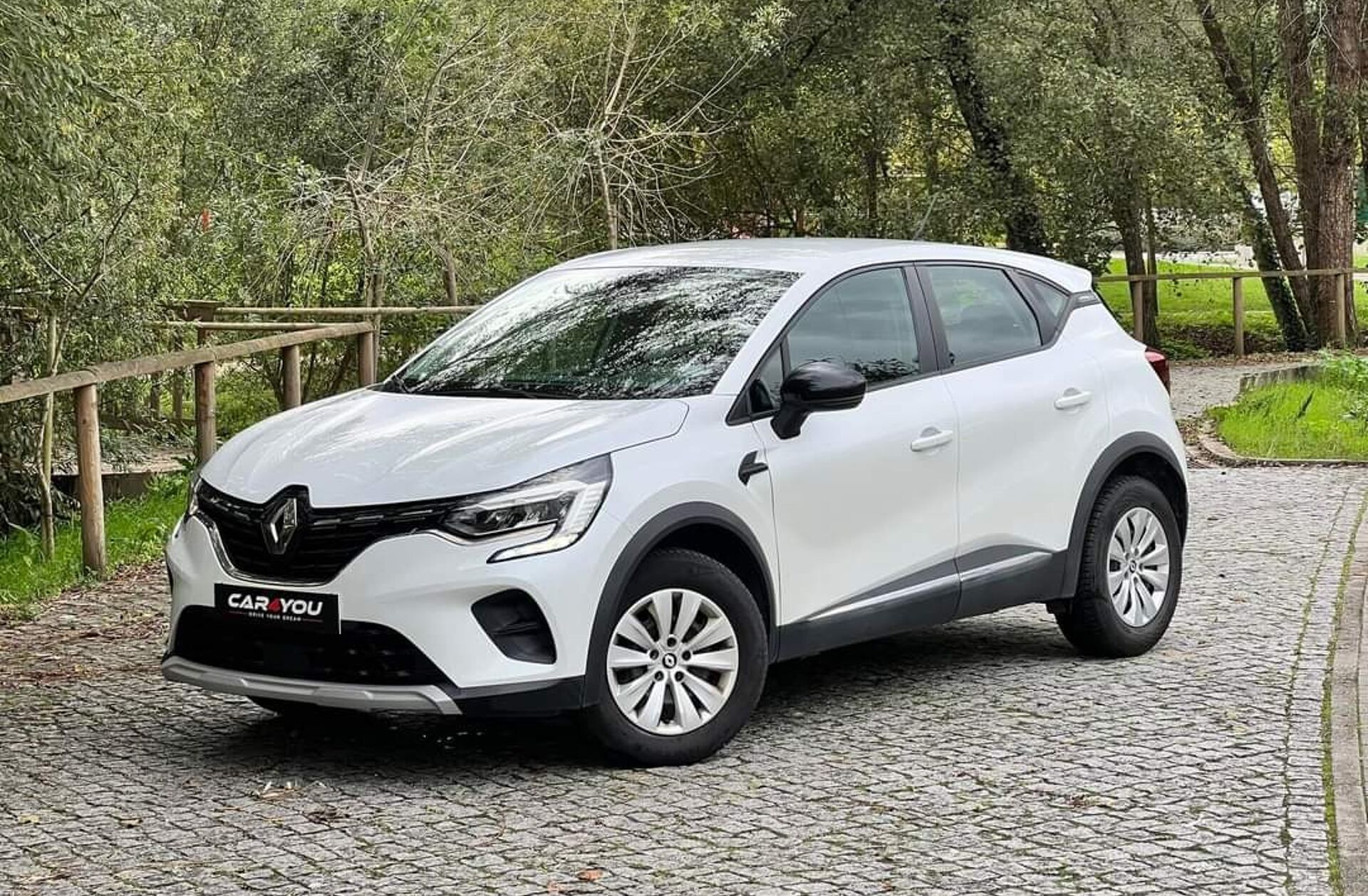 RENAULT Captur 1.0 TCe Exclusive