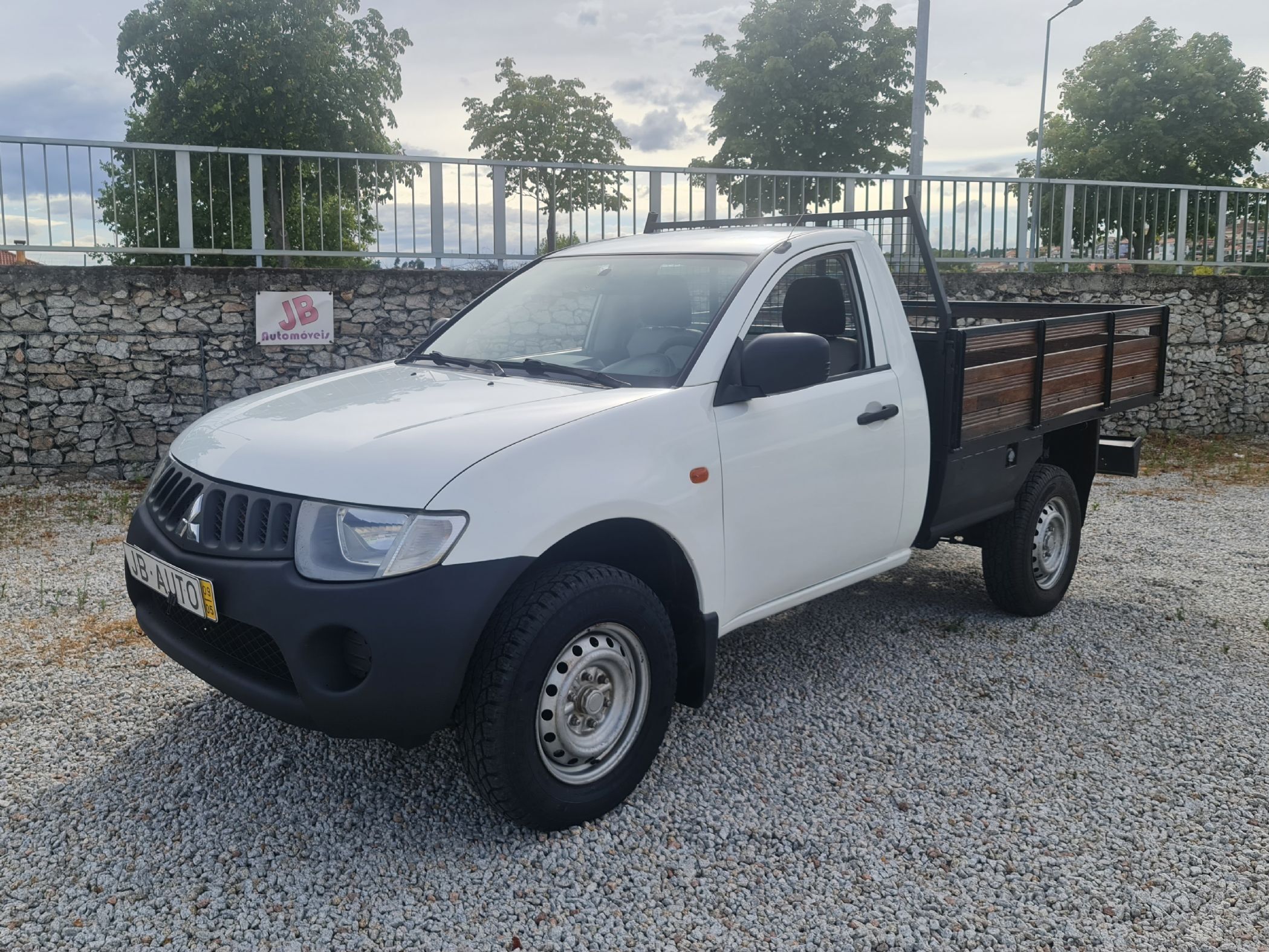 Mitsubishi L 200 2.5 DI-D CS Inform 4WD