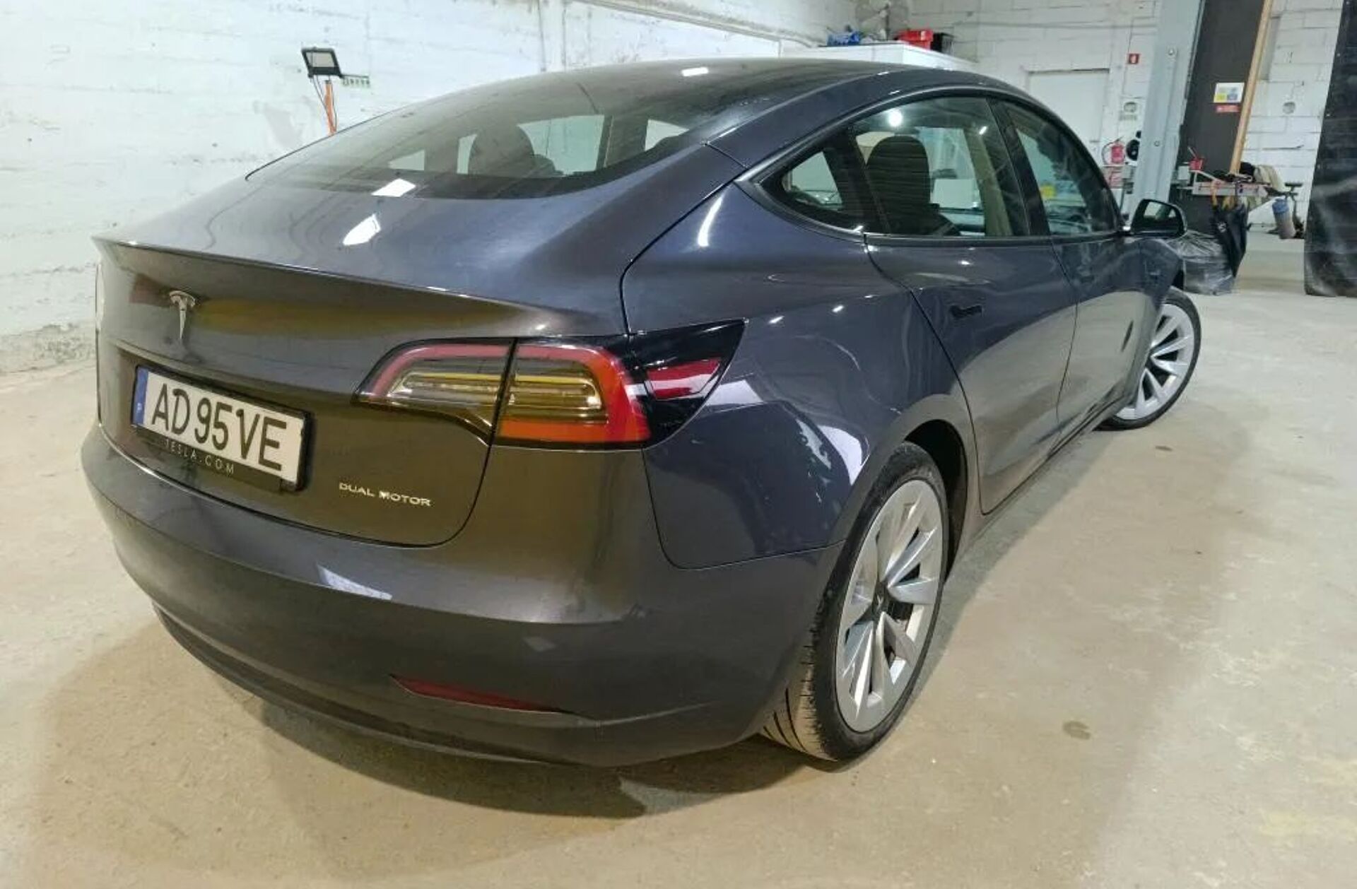 TESLA Model 3 Long-Range Dual Motor AWD