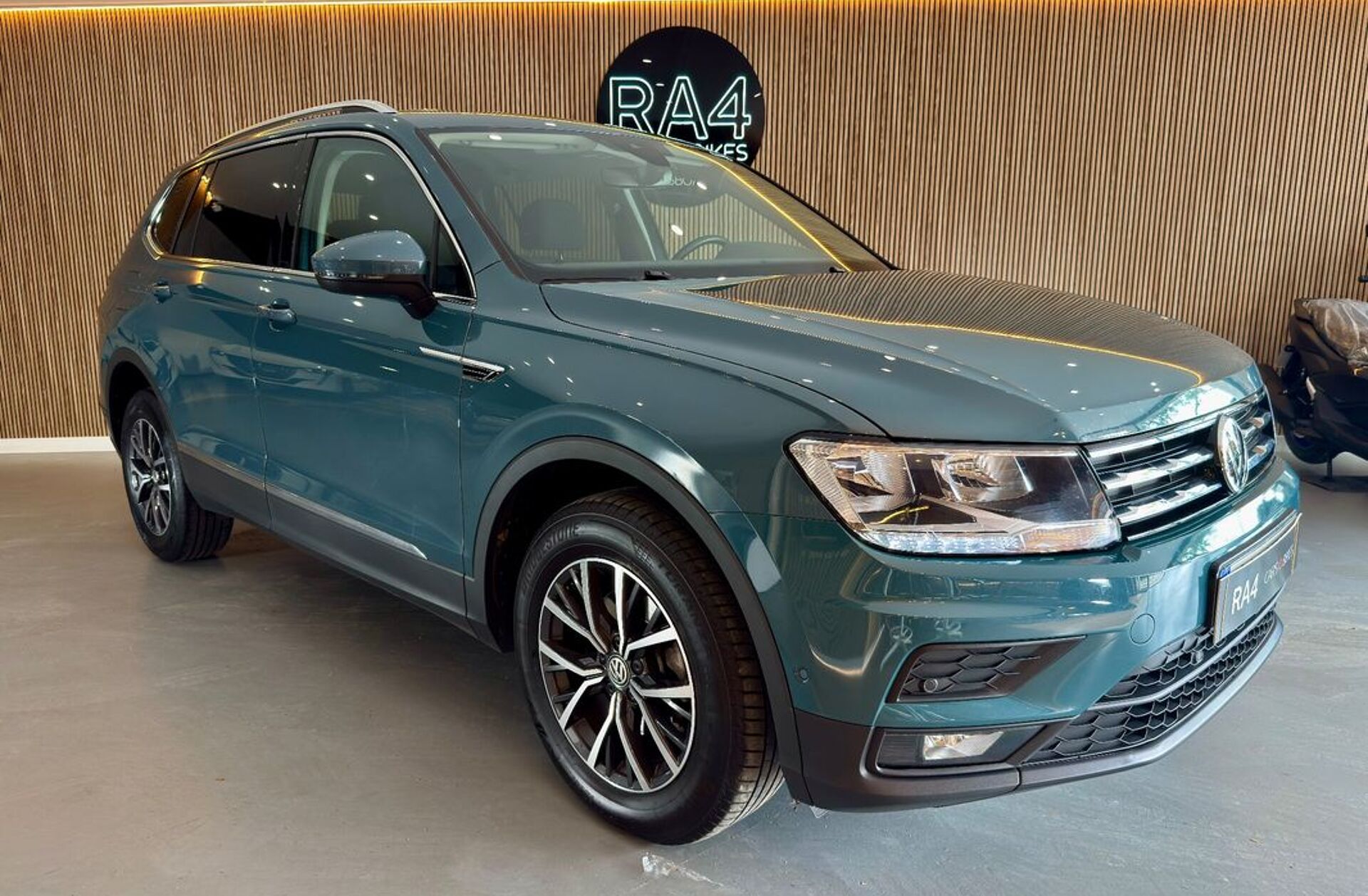 VOLKSWAGEN Tiguan All.2.0 TDI Confortline DSG