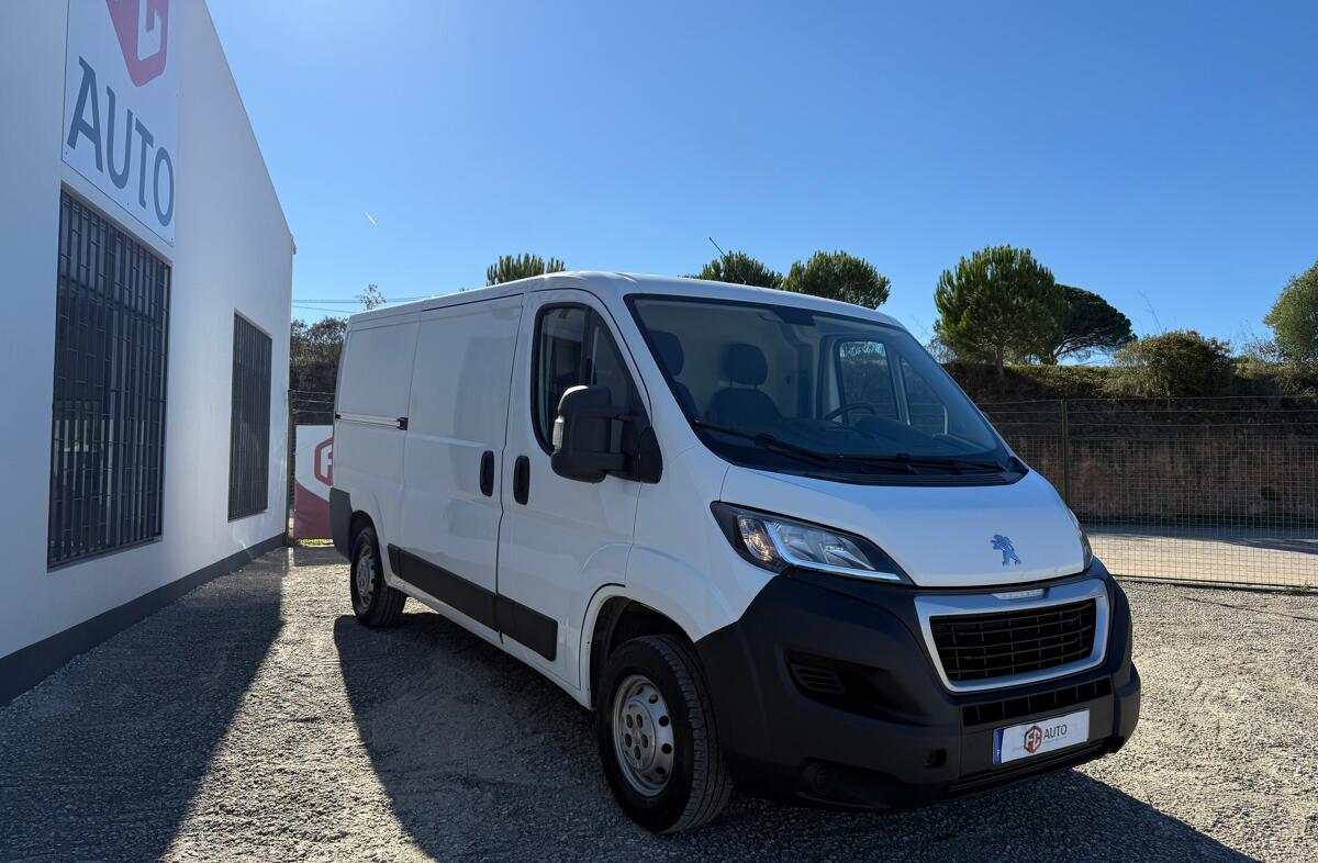 PEUGEOT Boxer 2.2 BlueHDi 333 L2H1 Premium