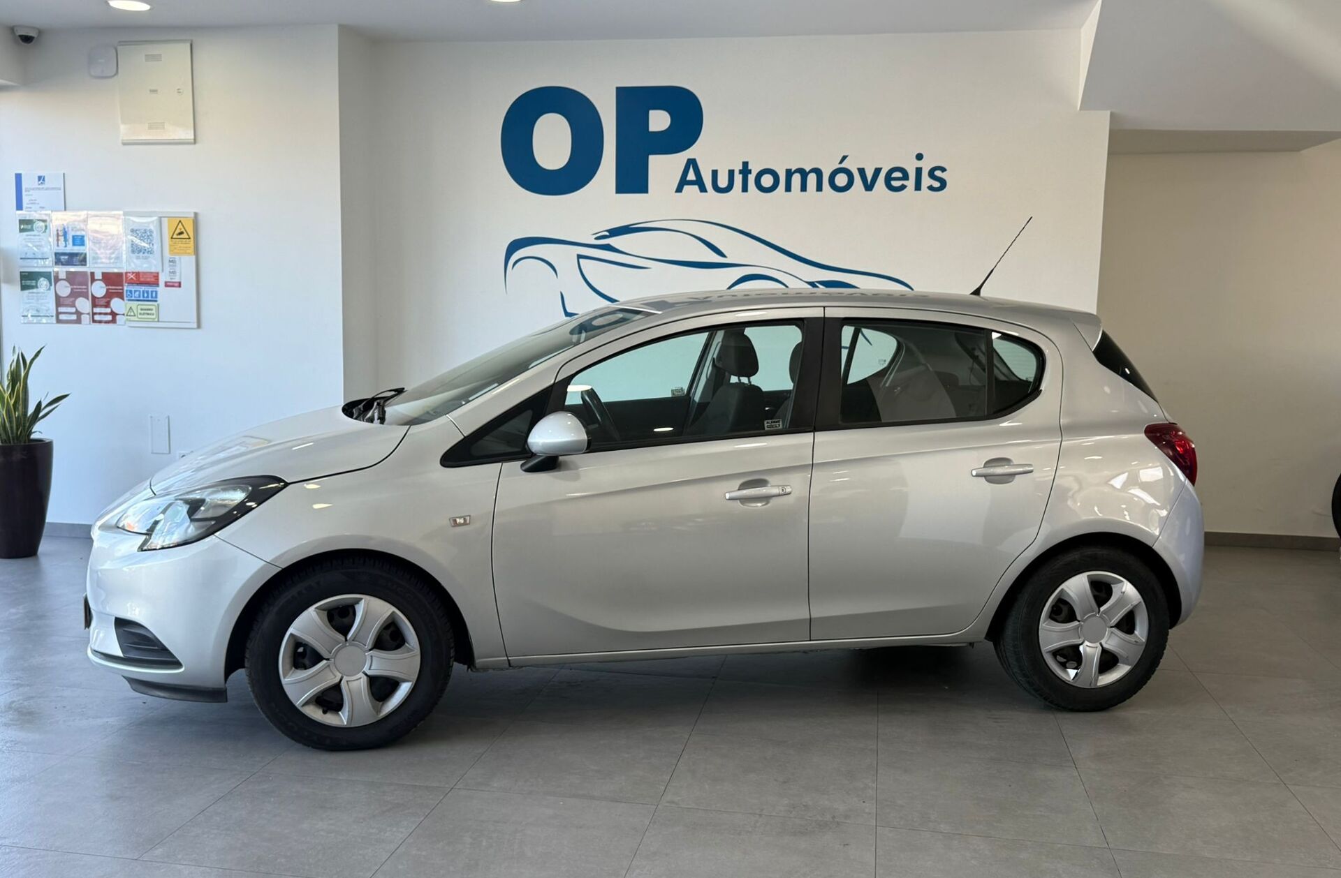 OPEL Corsa E Corsa 1.2 Color Edition