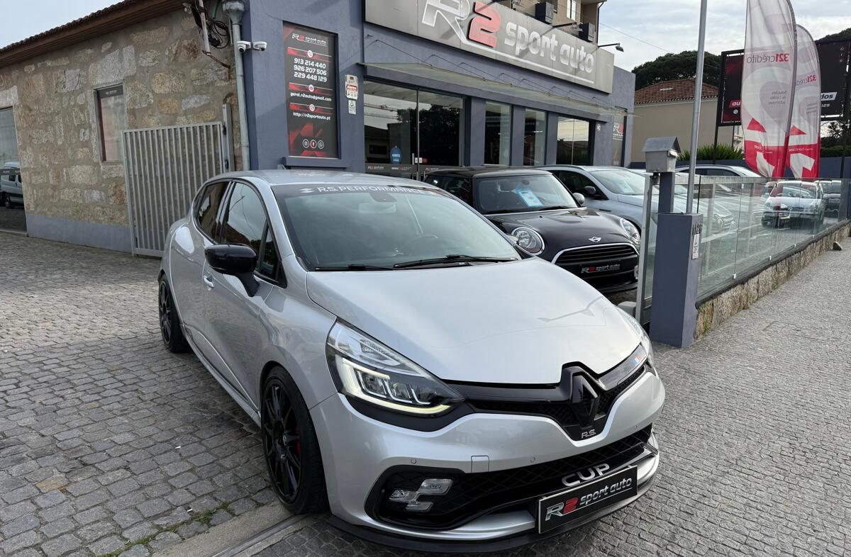 RENAULT Clio 1.6 T RS EDC