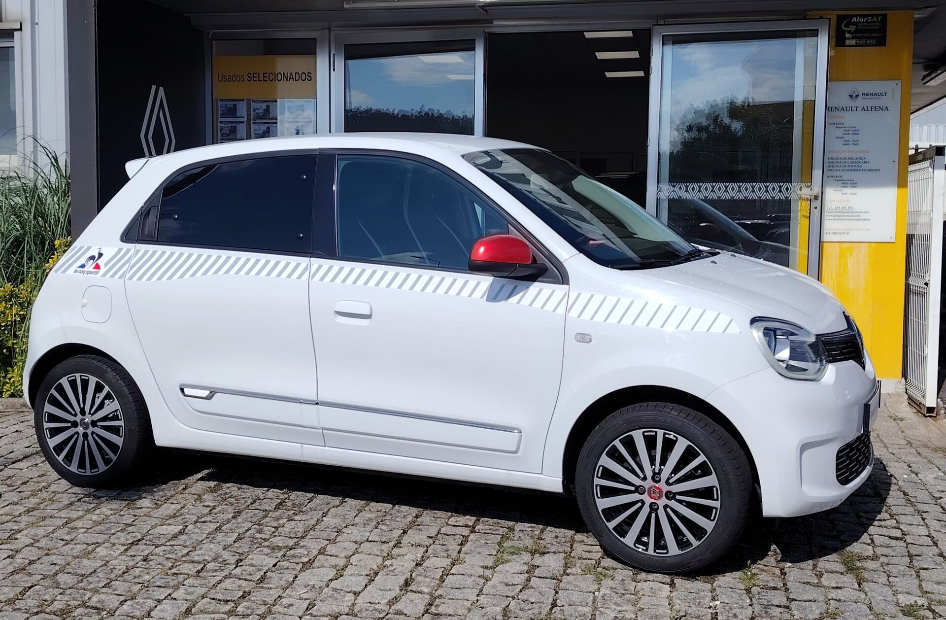 RENAULT Twingo 0.9 TCe Le Coq Sportif EDC
