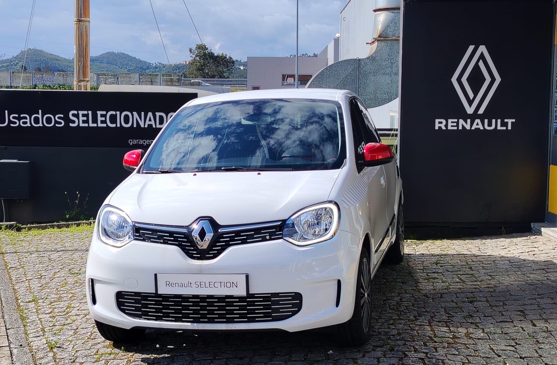 RENAULT Twingo 0.9 TCe Le Coq Sportif EDC