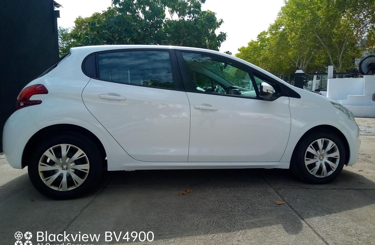 PEUGEOT 208 1.5 BlueHDi Active