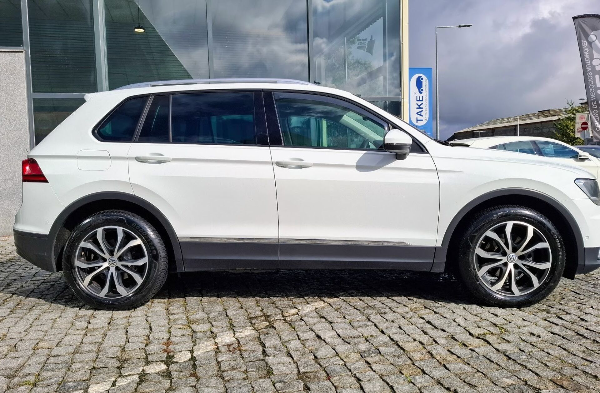 VOLKSWAGEN Tiguan 2.0 TDI Confortline