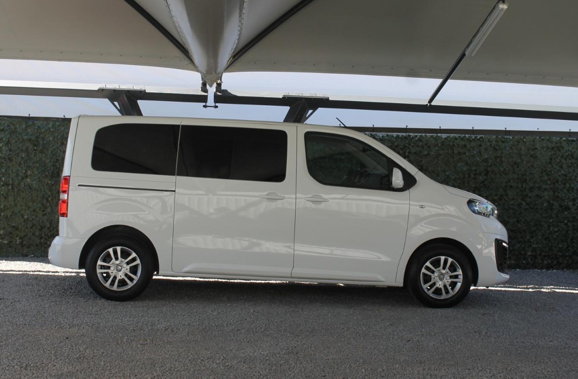 PEUGEOT Traveller 1.6 BlueHDi L2H1 Business Standard