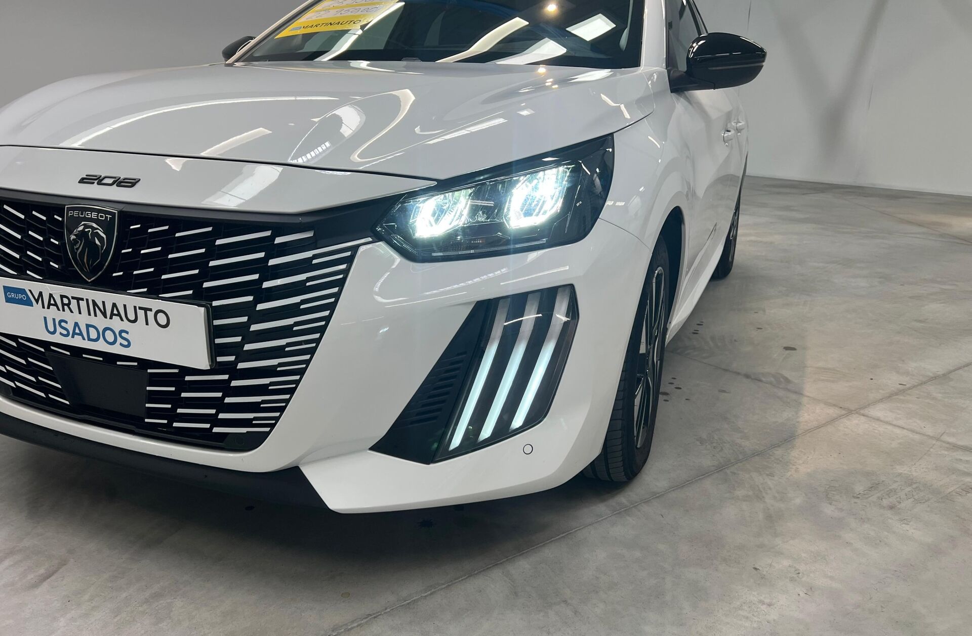 PEUGEOT 208 1.2 Hybrid Allure e-DCS6