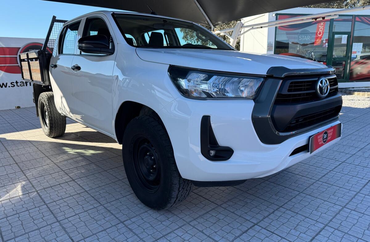 TOYOTA Hilux 2.4 D-4D 4WD CD CH