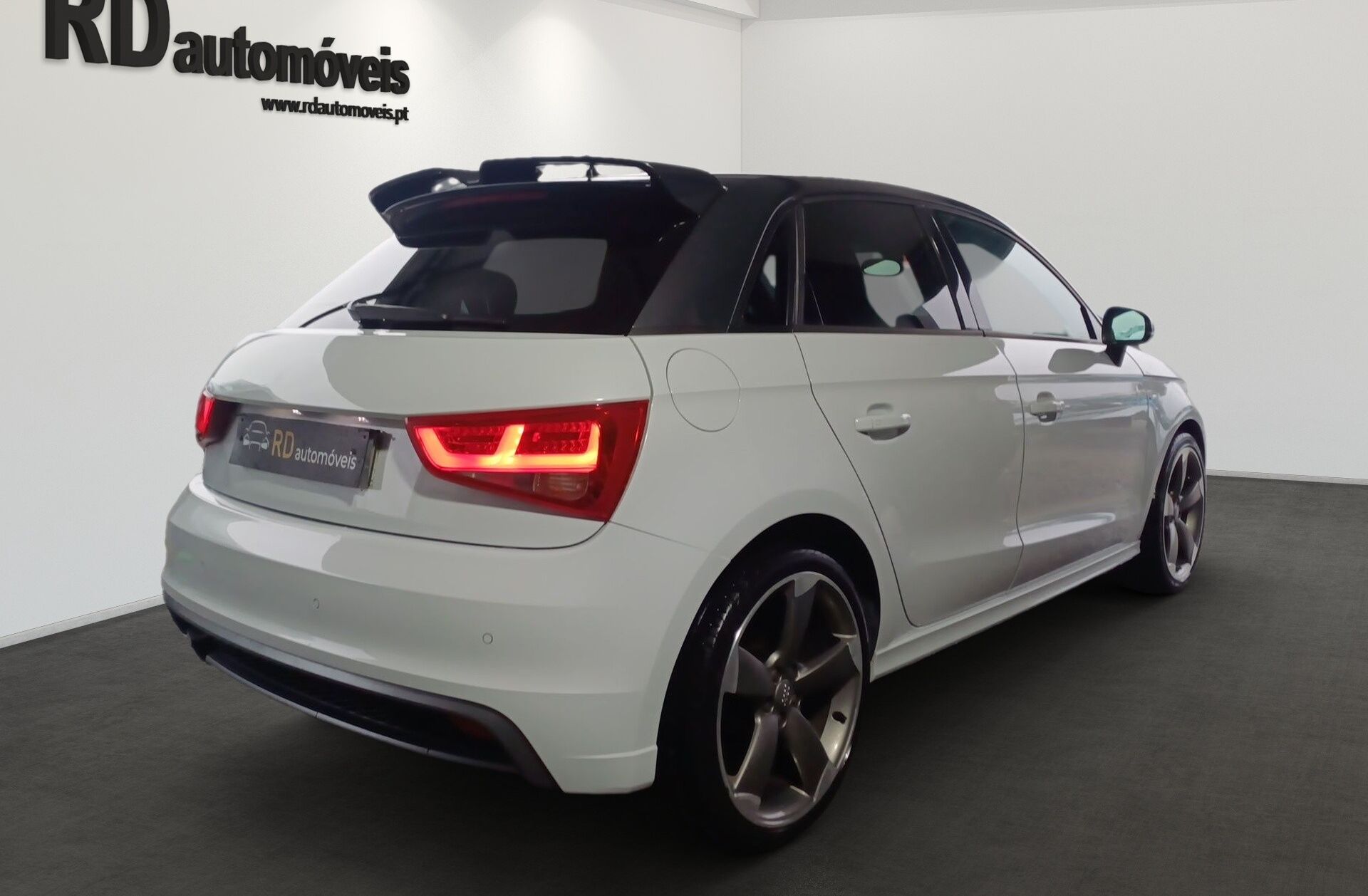 AUDI A1 1.6 TDi S-line S-Tronic