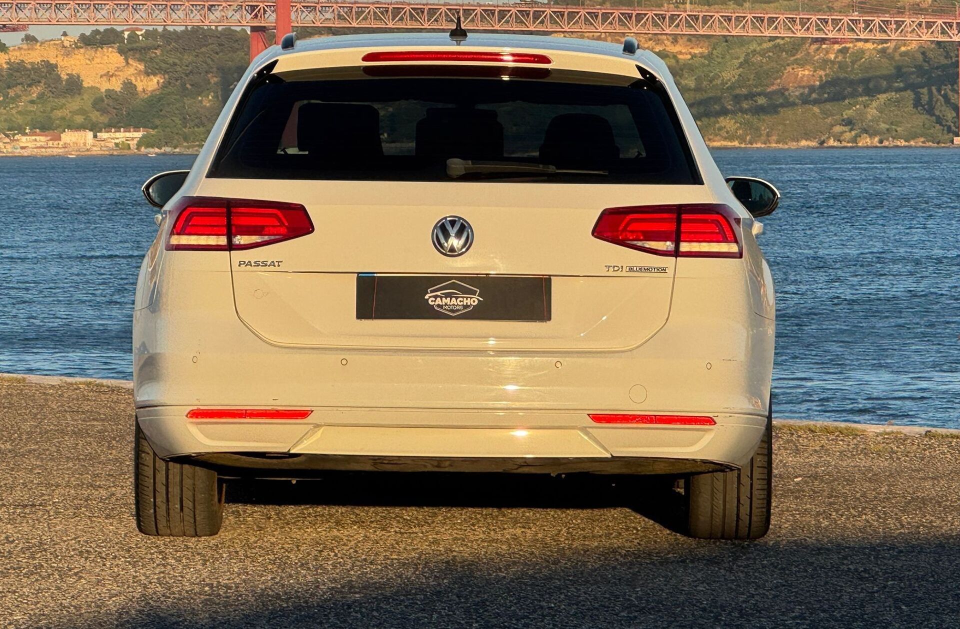 VOLKSWAGEN Passat 1.6 TDi Highline