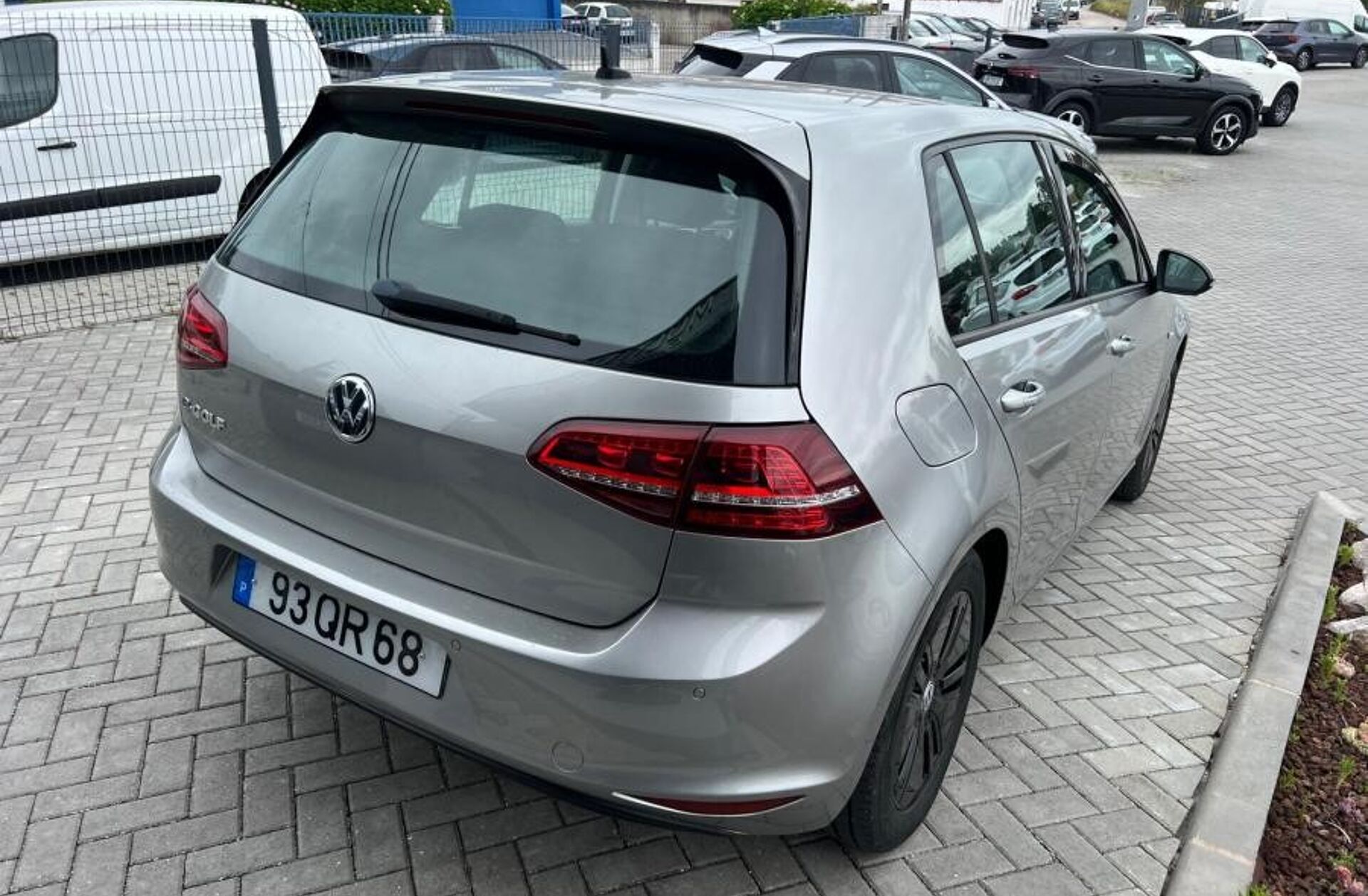 VOLKSWAGEN Golf e- AC/DC