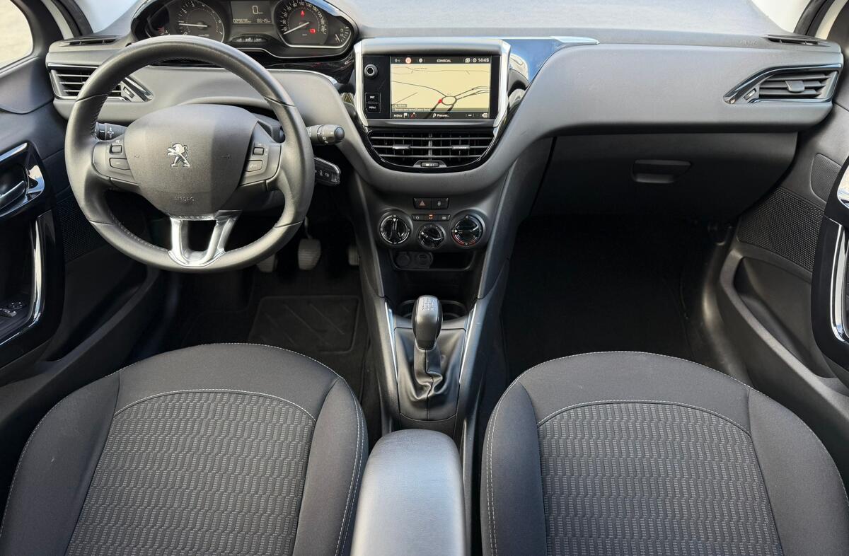 PEUGEOT 208 1.2 PureTech Allure