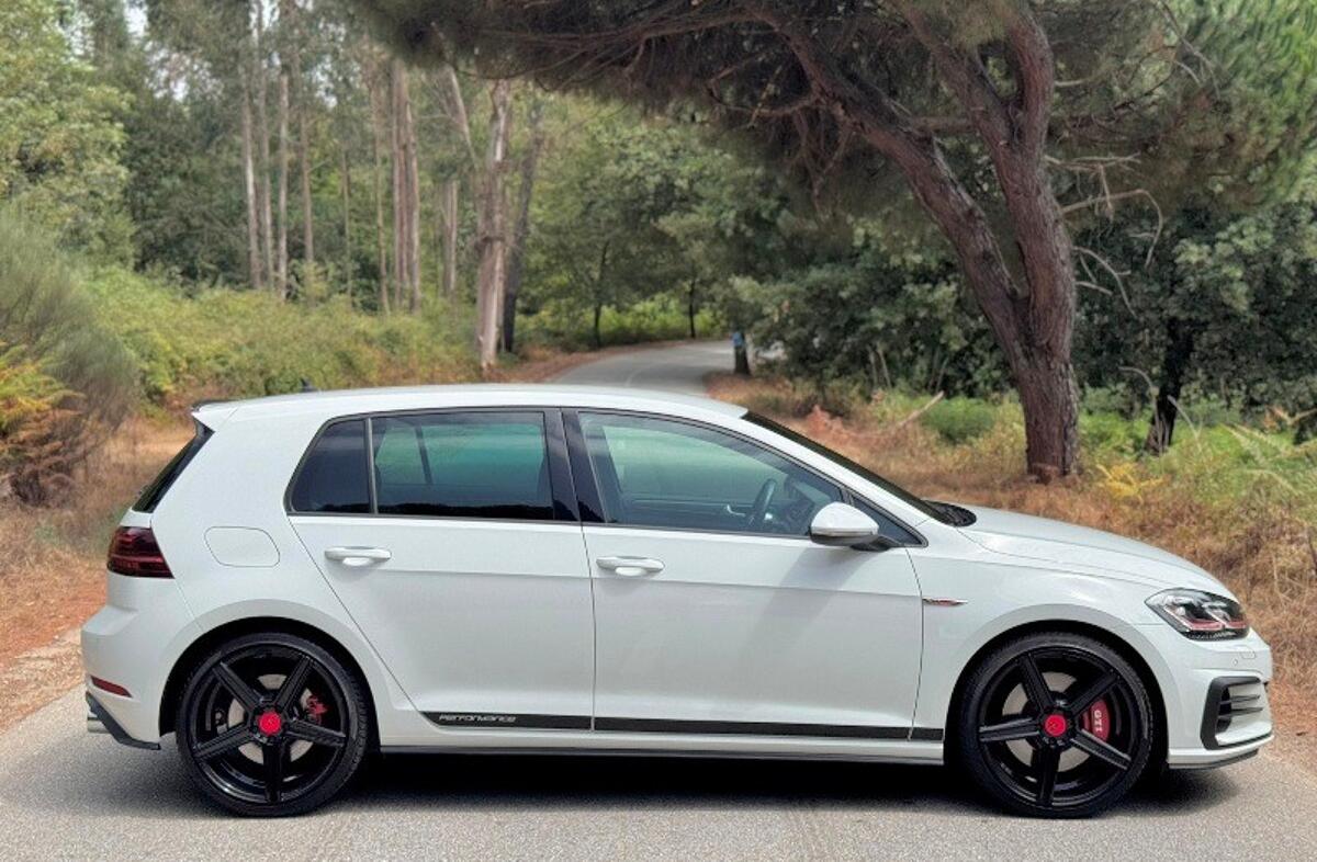 VOLKSWAGEN Golf 2.0 TSi GTi DSG Performance