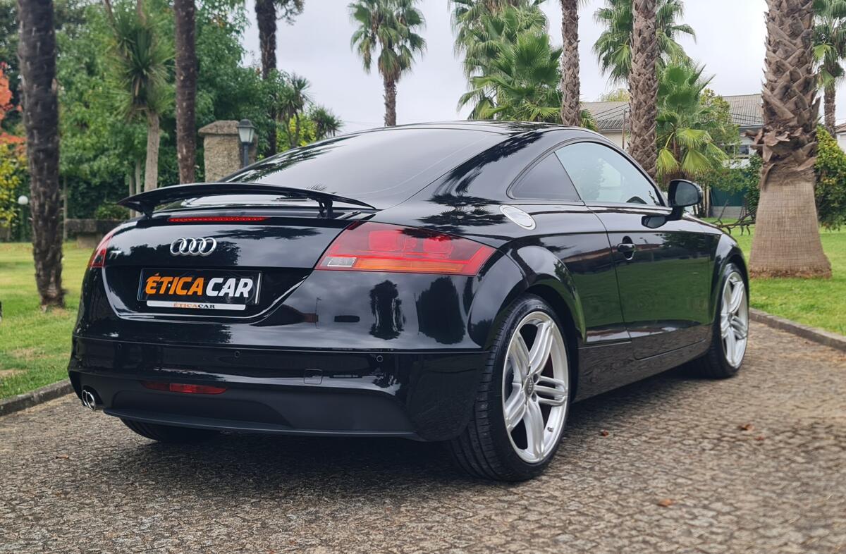 AUDI TT 1.8 TFSi S-line