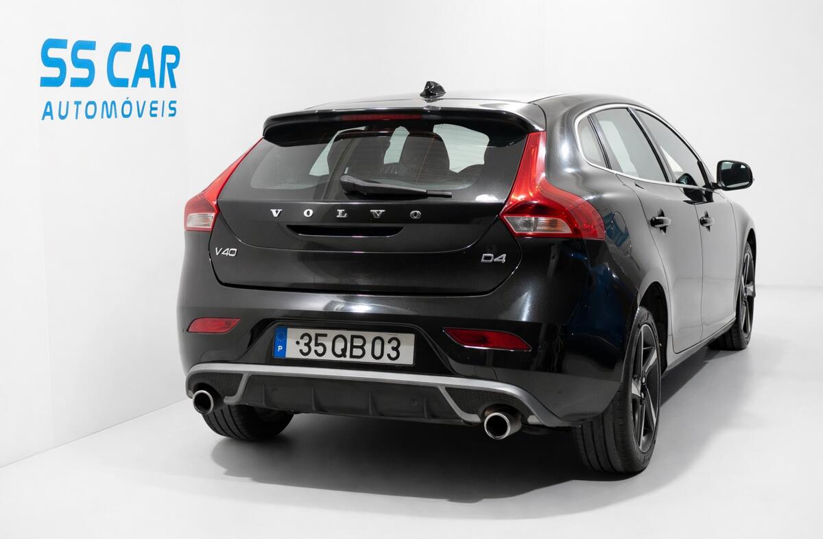 VOLVO V40 2.0 D4 R-Design