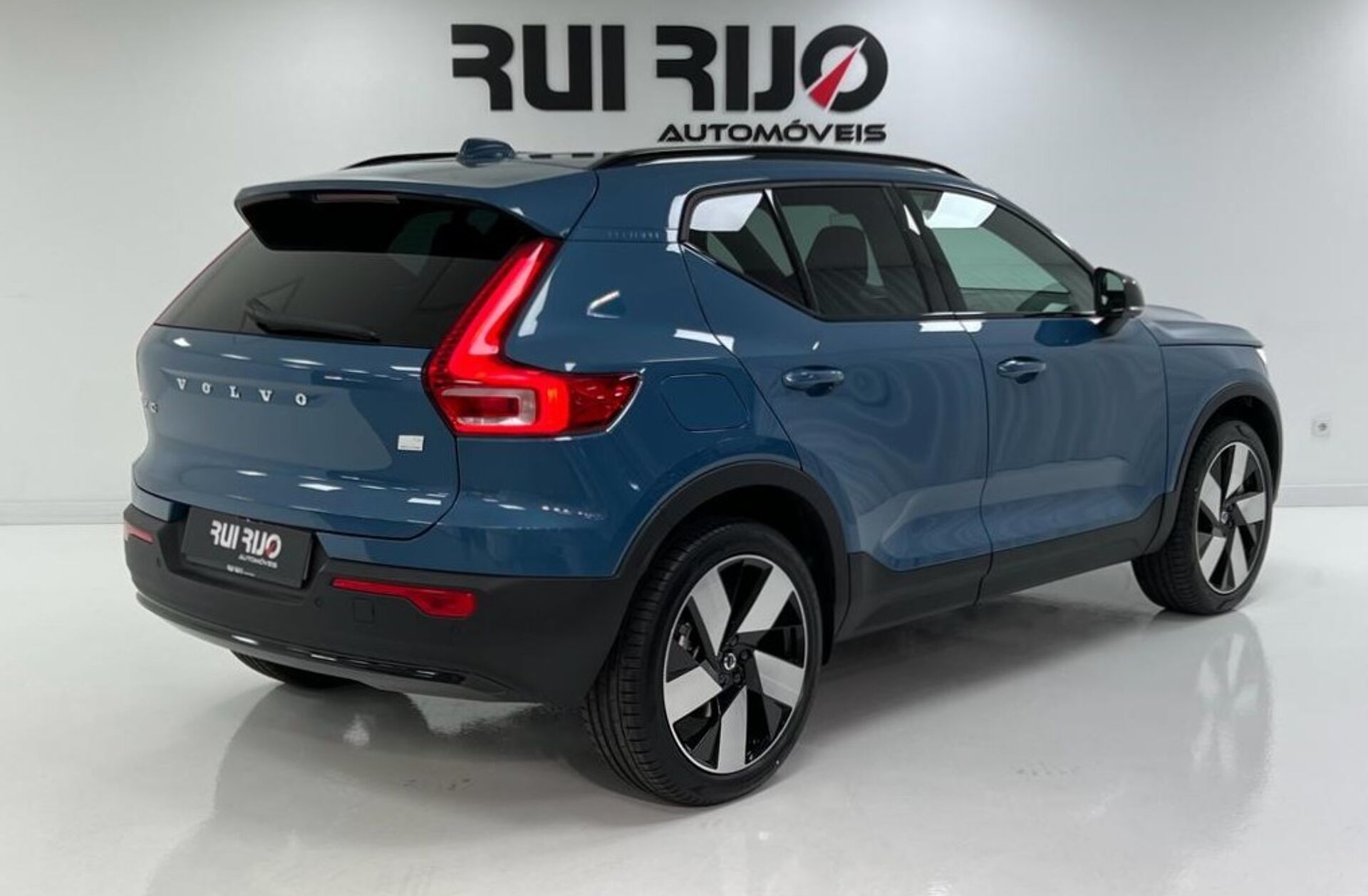 VOLVO XC40 1.5 T4 PHEV Plus Dark