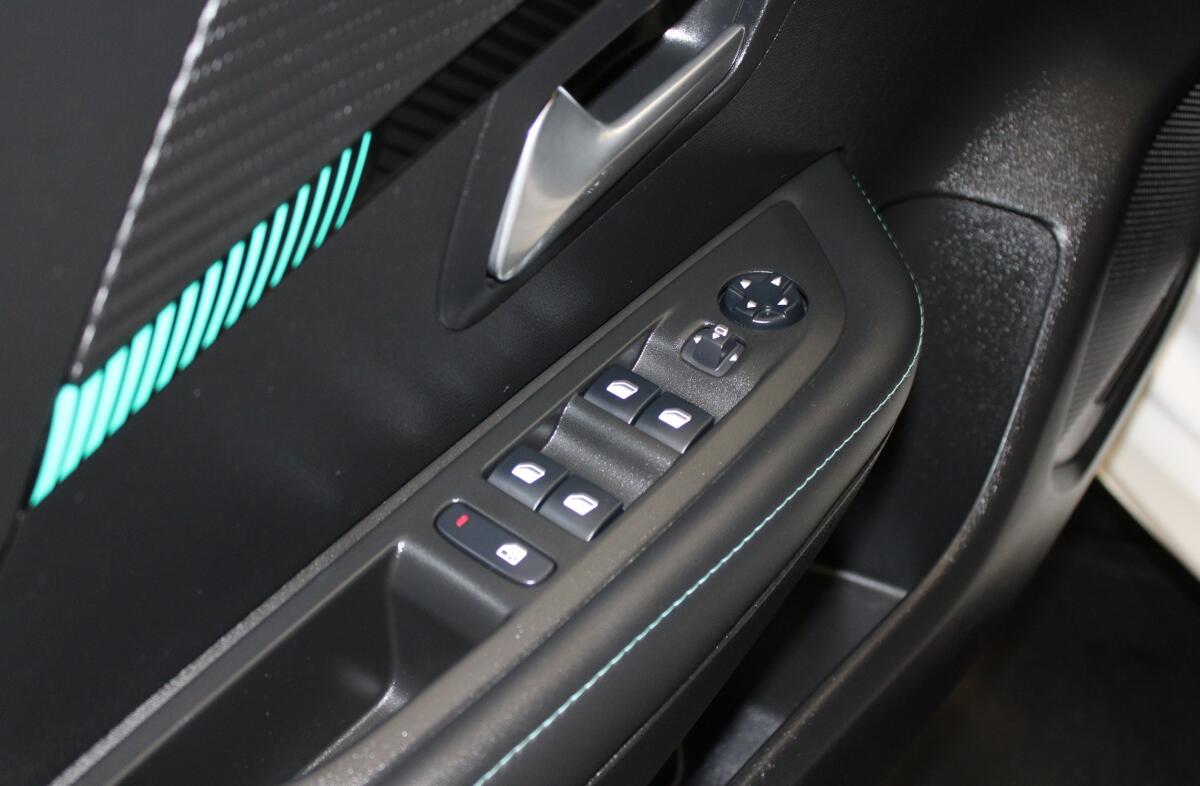 PEUGEOT 208 e- 50 kWh Active Pack