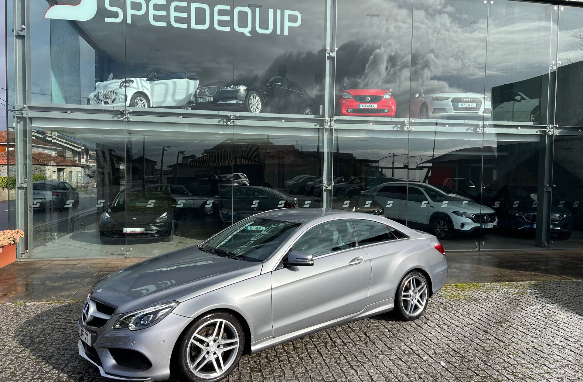 MERCEDES Classe E E 220 CDi Avantgarde BE 142g Auto.