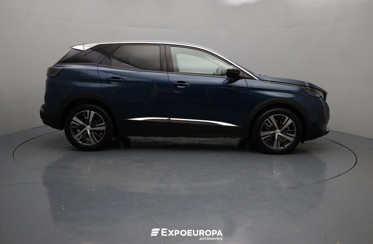 PEUGEOT 3008 1.6 Hybrid Allure e-EAT8