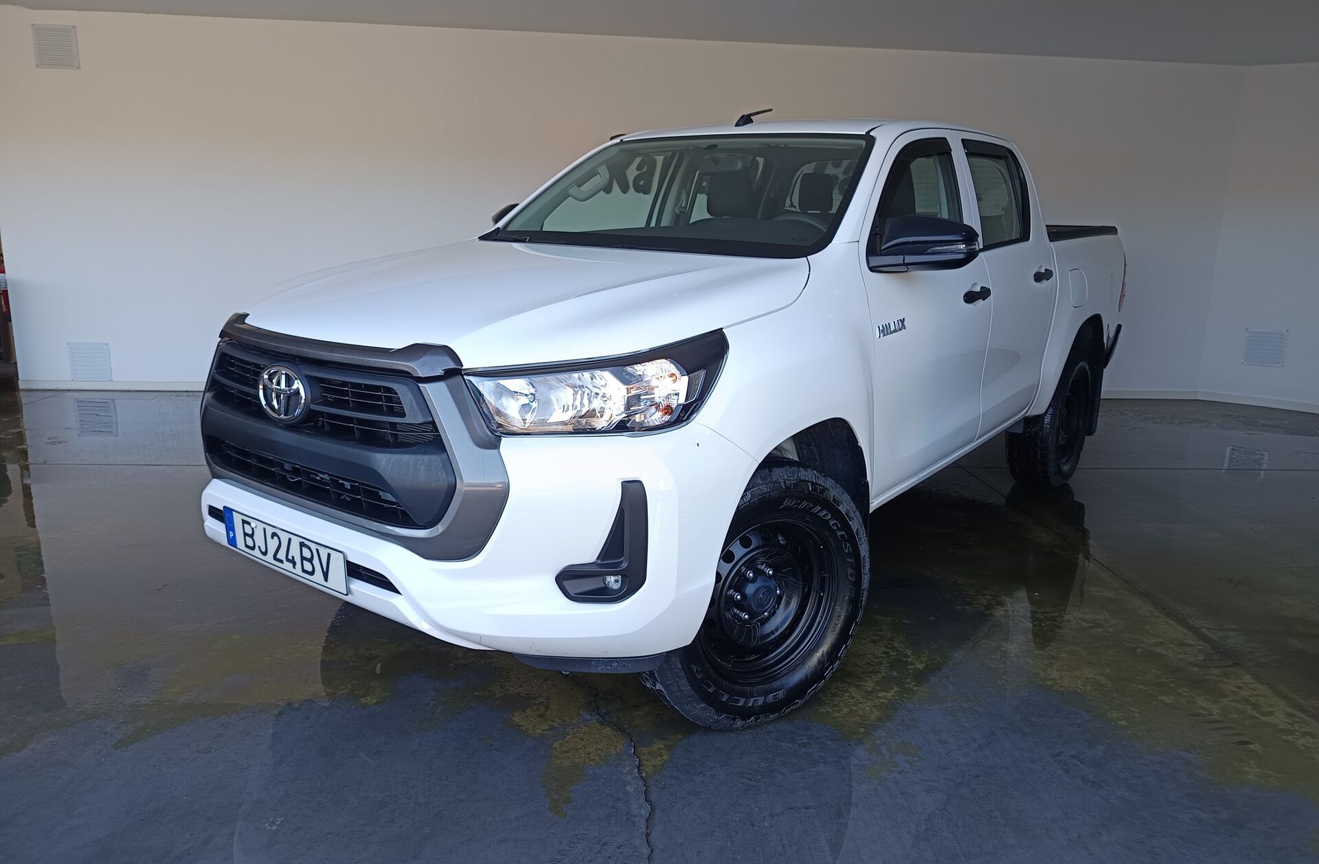 TOYOTA Hilux 2.4 D-4D 4WD CD CM