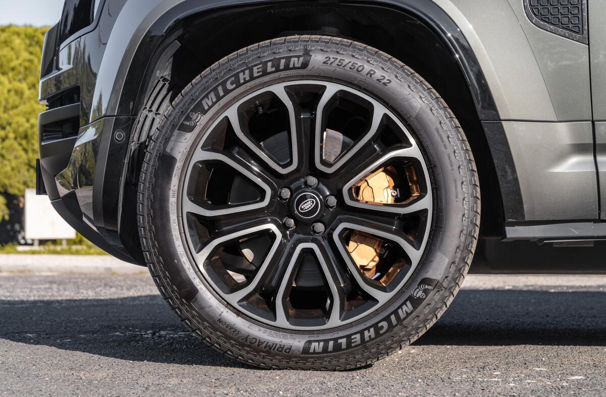 LAND ROVER Defender 4.4 P635 110 AWD Octa Edition One