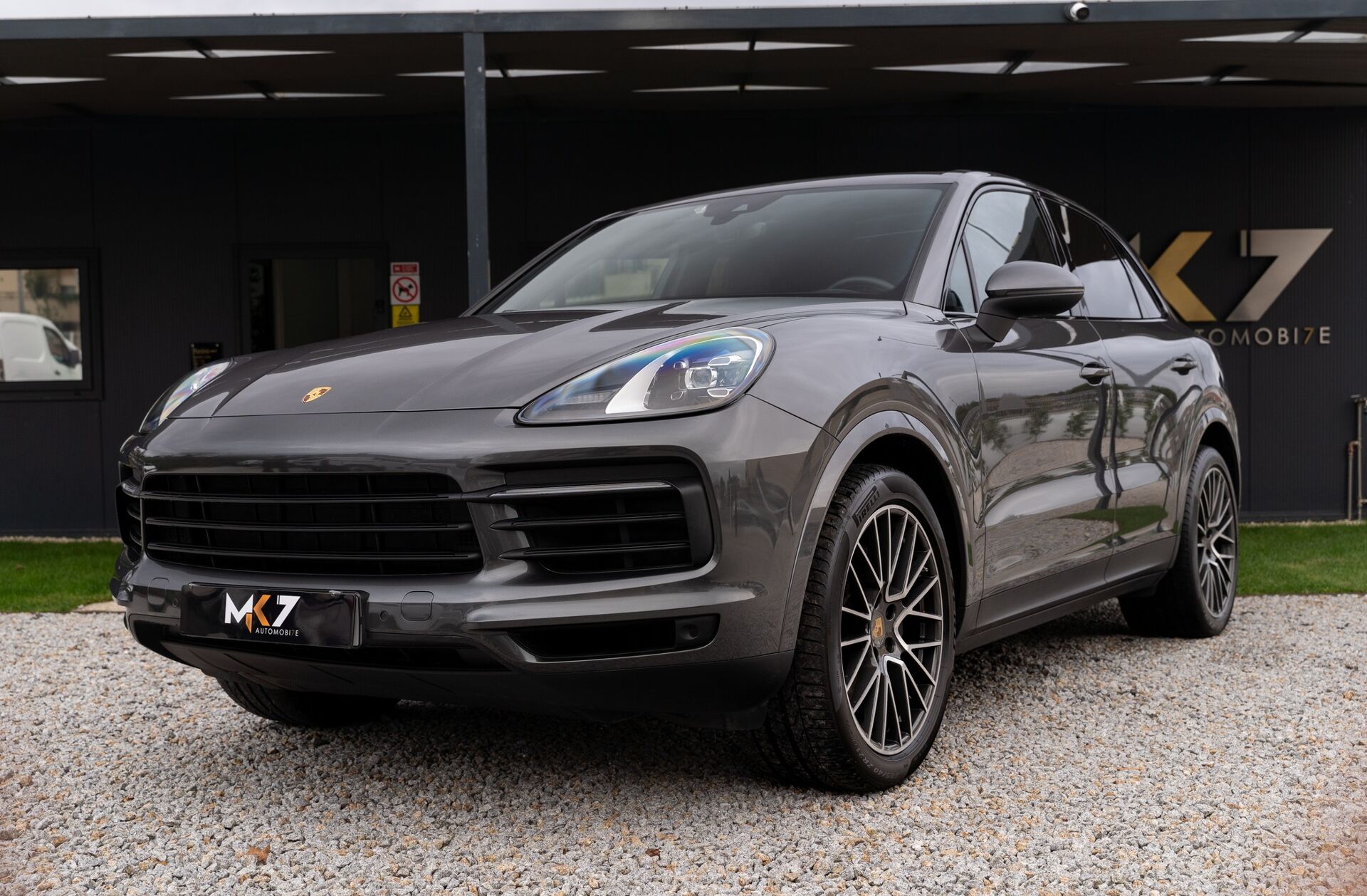 PORSCHE Cayenne Platinum Edition