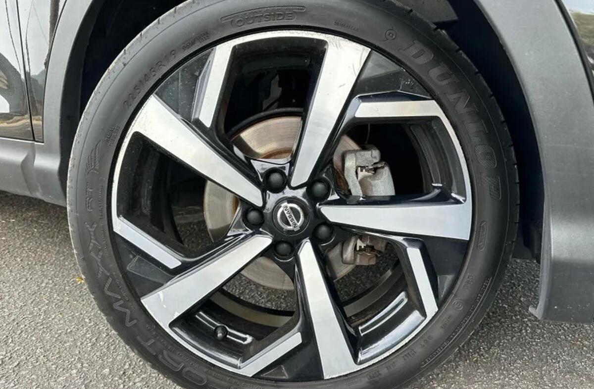 NISSAN Qashqai 1.3 DIG-T Tekna DCT