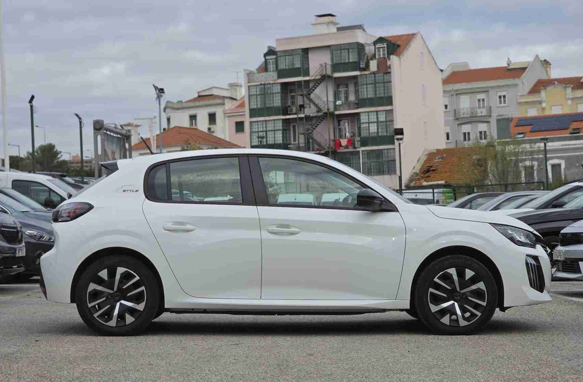 PEUGEOT 208 e- 51 kWh GT