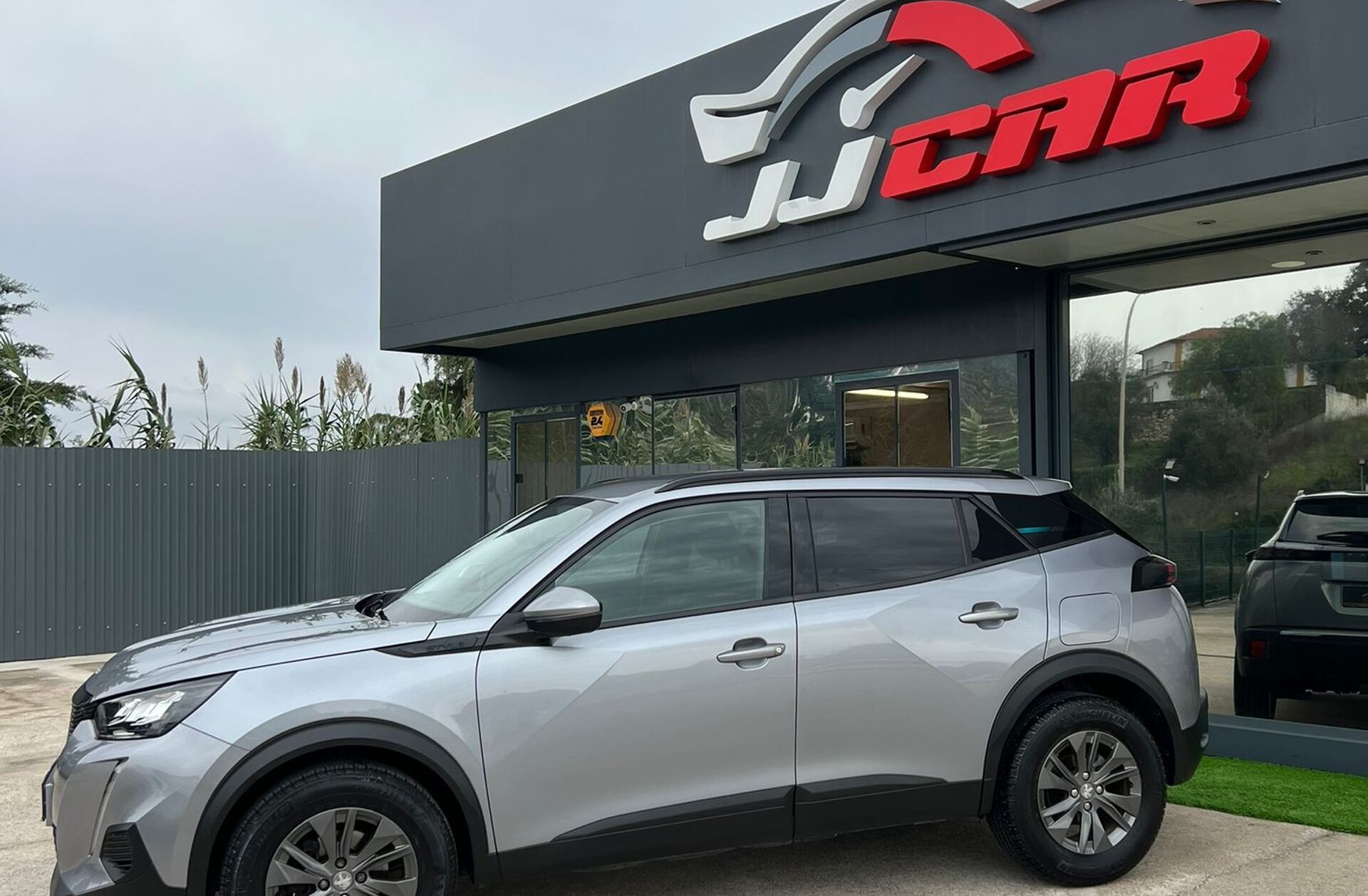 PEUGEOT 2008 1.2 PureTech GT