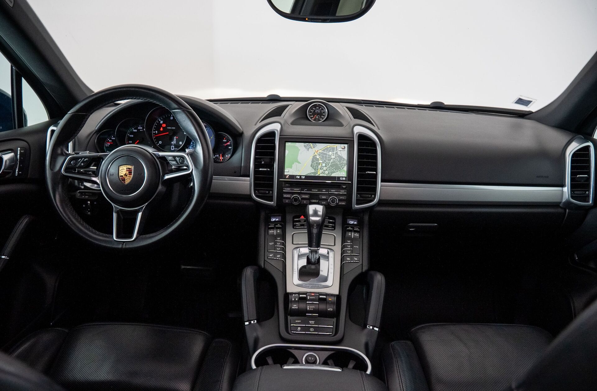 PORSCHE Cayenne Platinum Edition