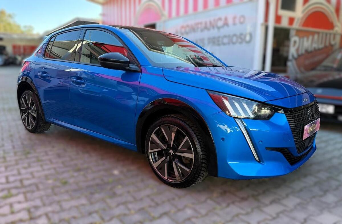 PEUGEOT 208 1.2 PureTech GT Pack EAT8