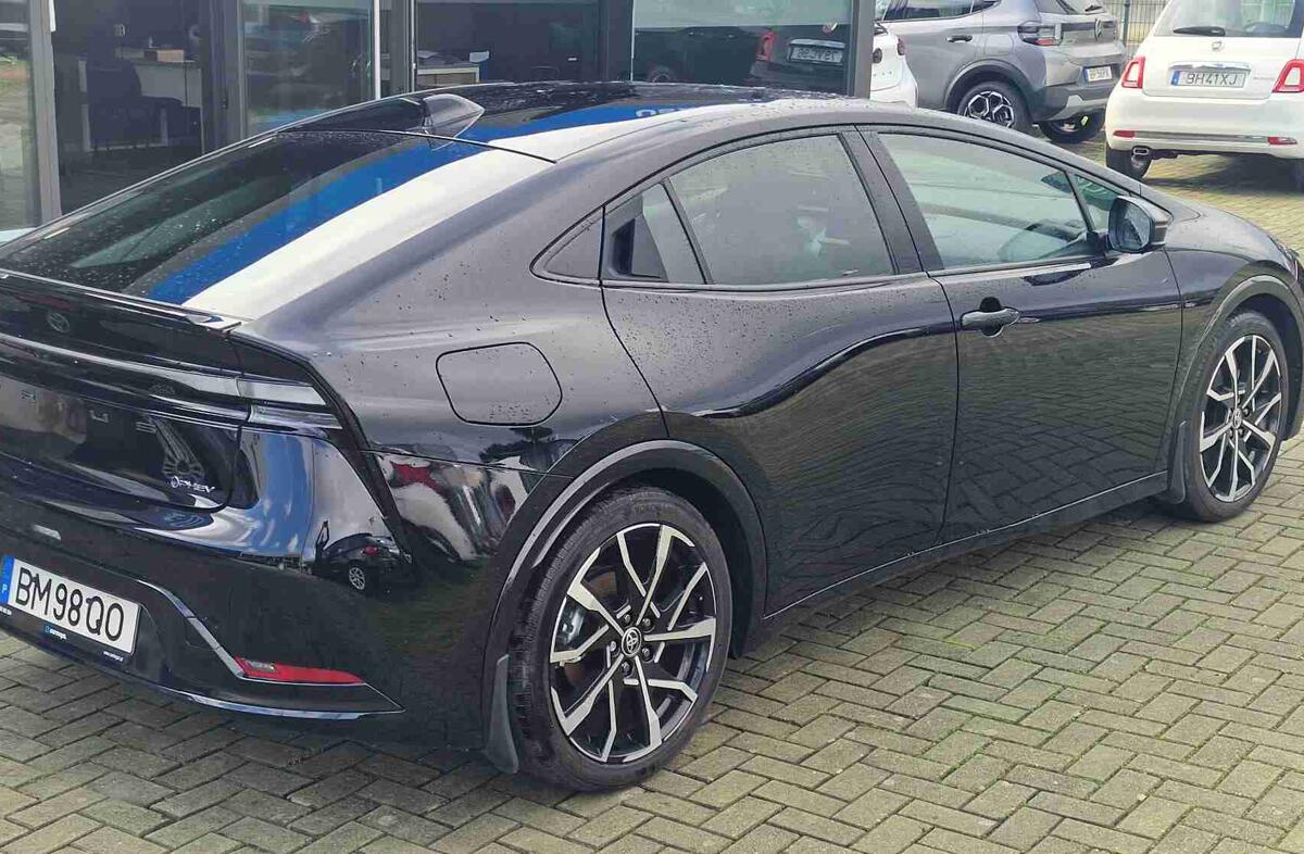 TOYOTA Prius 2.0 Plug-in Luxury