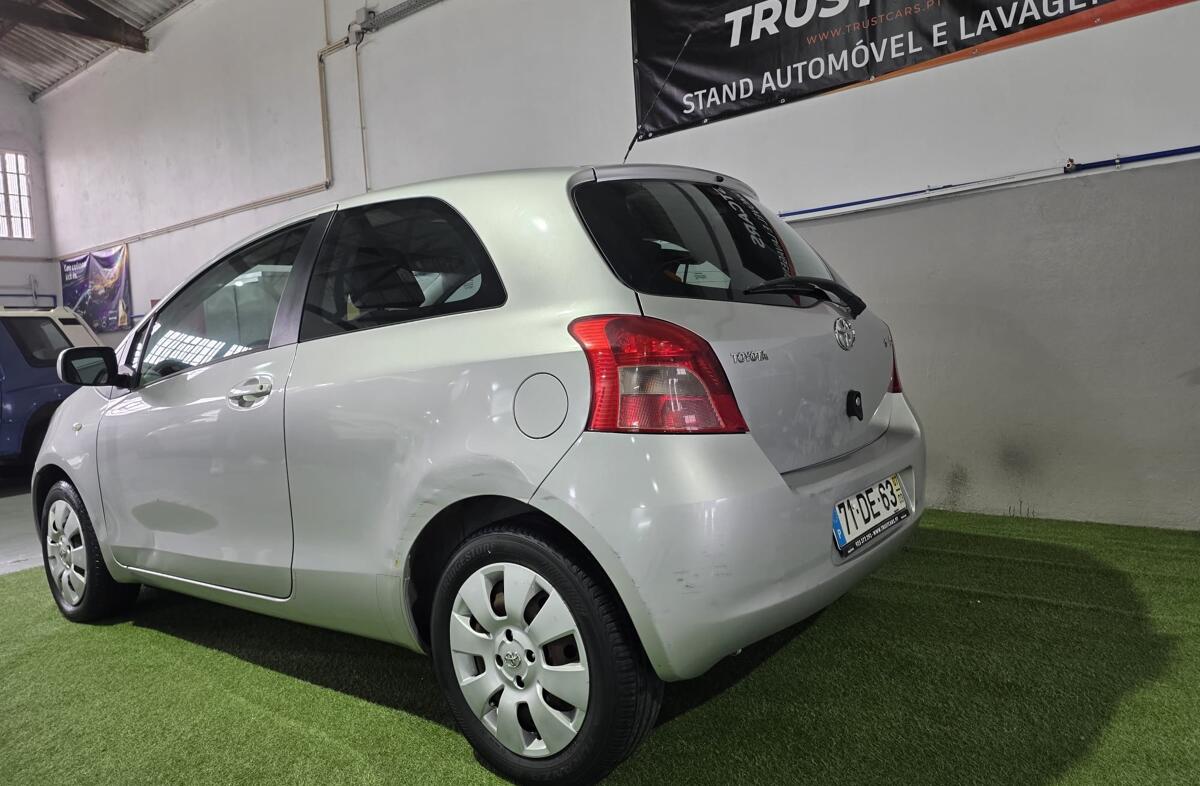 TOYOTA Yaris 1.0 VVT-i Motion