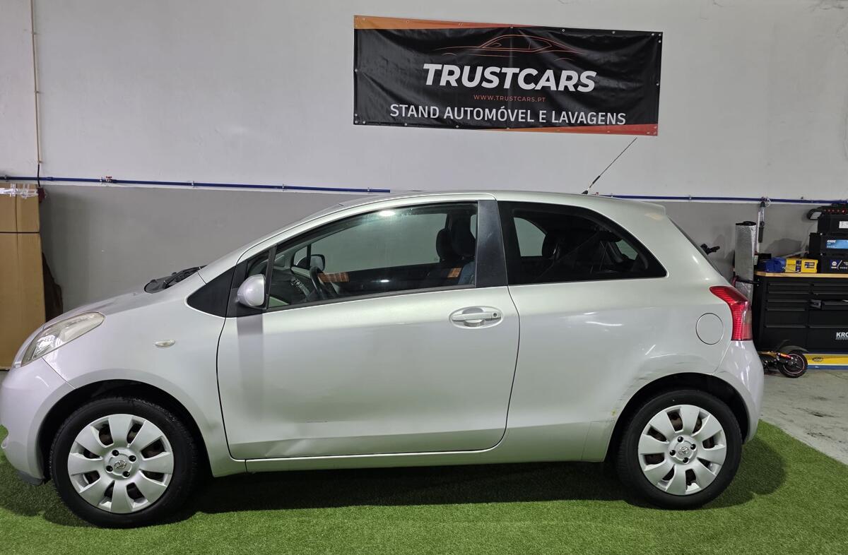 TOYOTA Yaris 1.0 VVT-i Motion