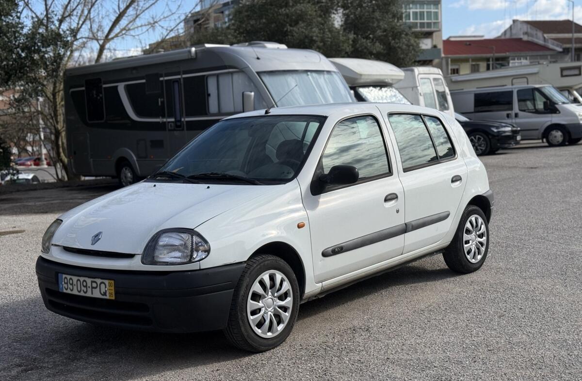 RENAULT Clio 1.2 RN