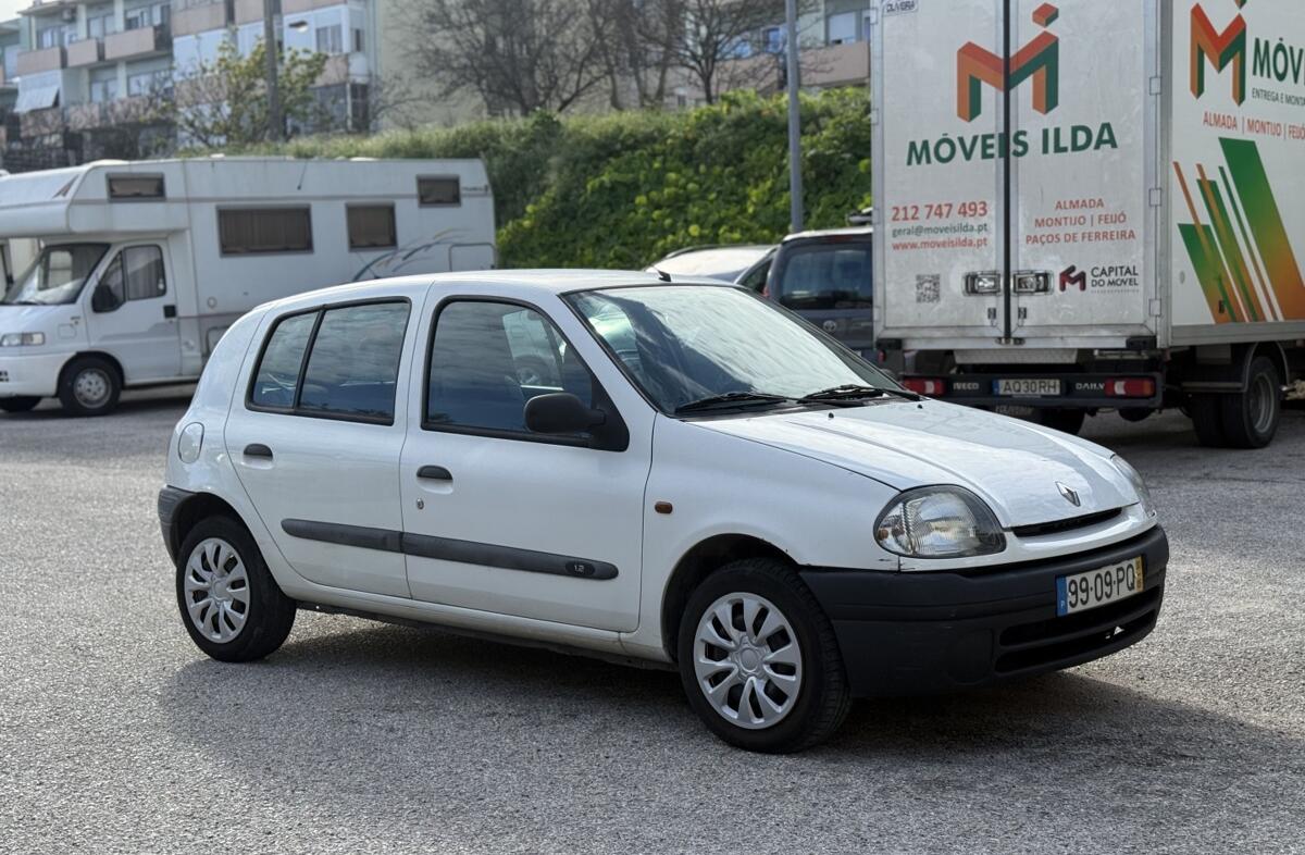 RENAULT Clio 1.2 RN