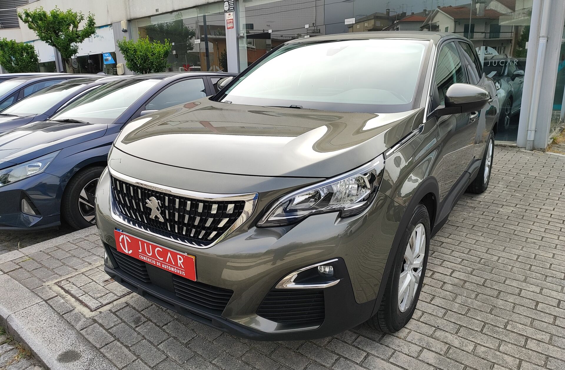 PEUGEOT 3008 1.5 BlueHDi Active