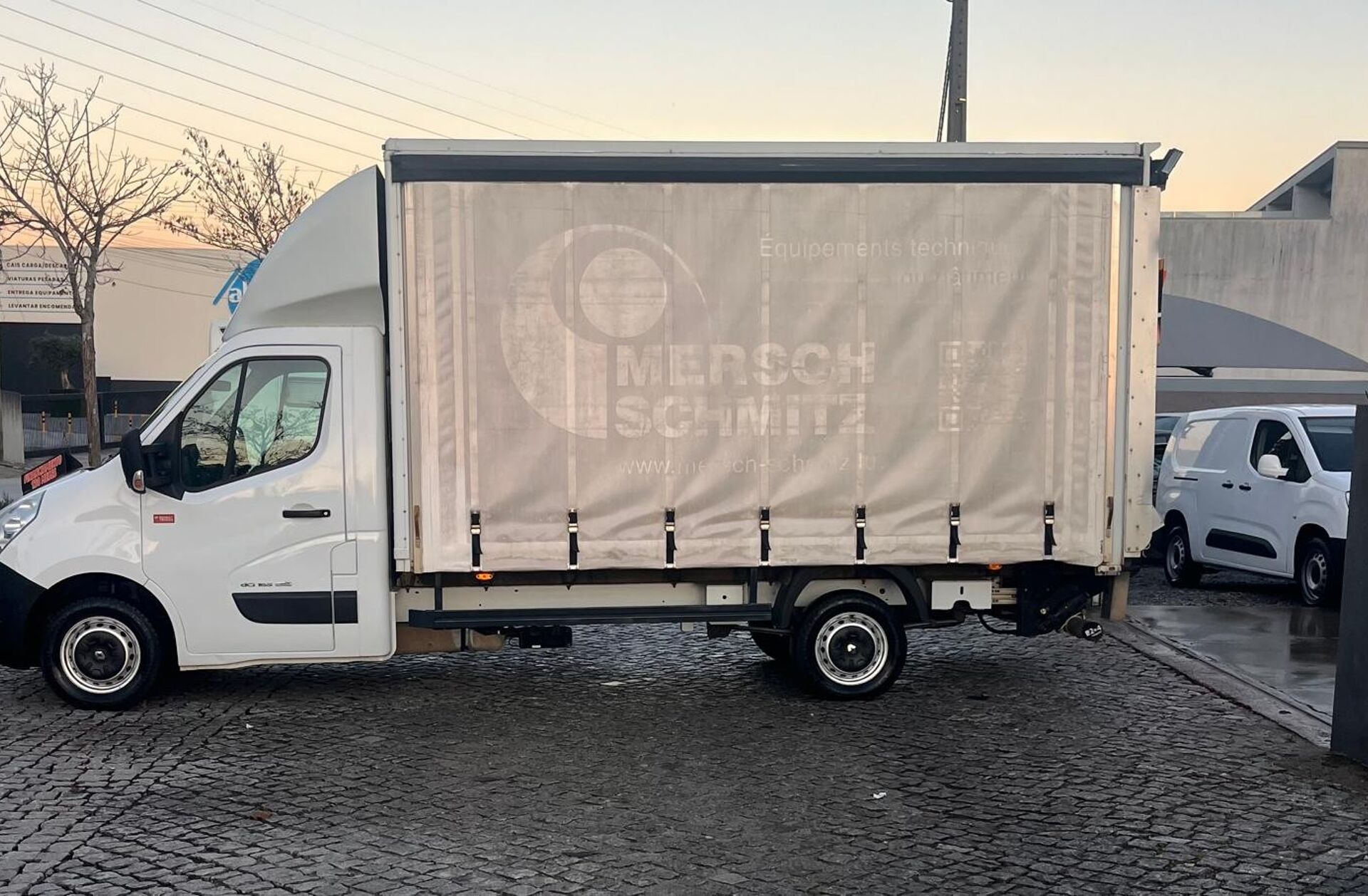 RENAULT Master 2.3 dCi L2 3.5T