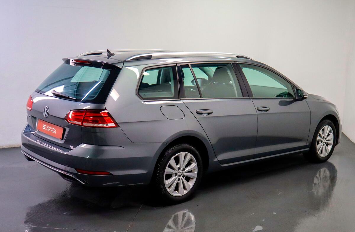 VOLKSWAGEN Golf 1.6 TDI Confortline