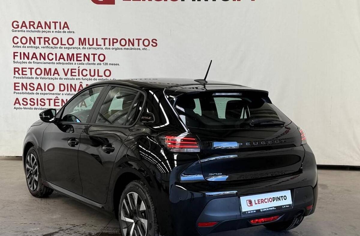 PEUGEOT 208 1.2 Hybrid Style e-DCS6