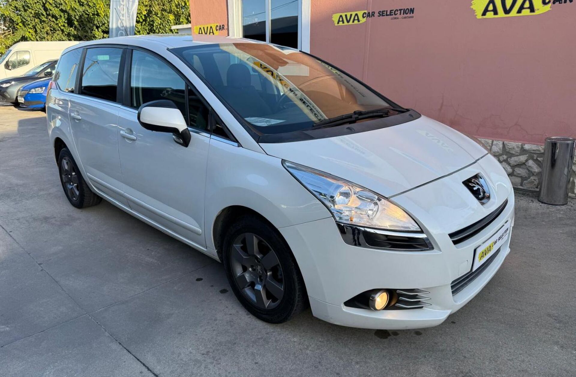 PEUGEOT 5008 1.6 HDi 7L Active