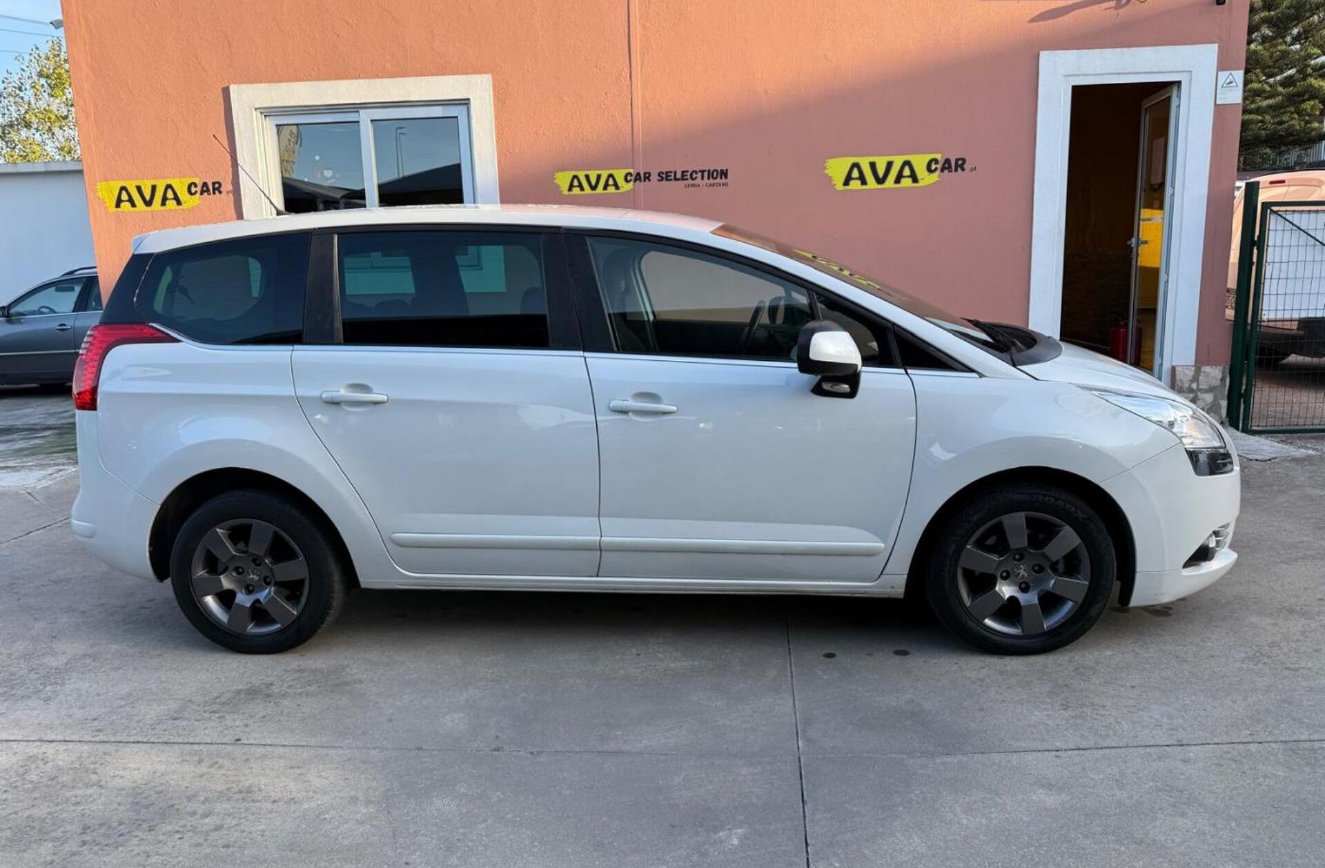 PEUGEOT 5008 1.6 HDi 7L Active