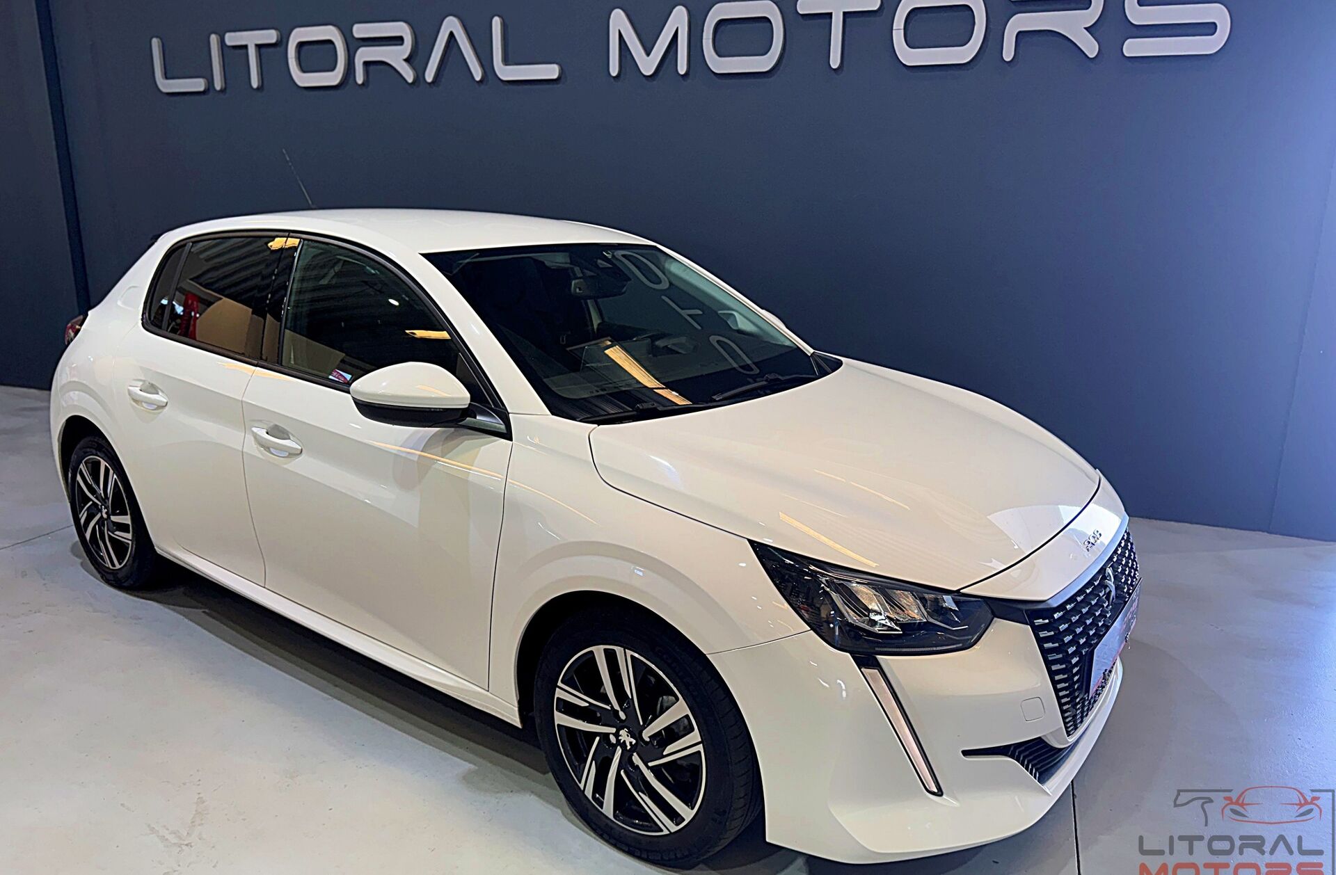 PEUGEOT 208 1.2 PureTech Allure
